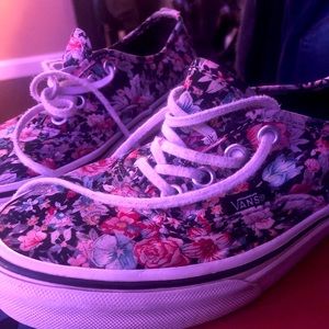 Cute floral Vans 🌸 Size 5